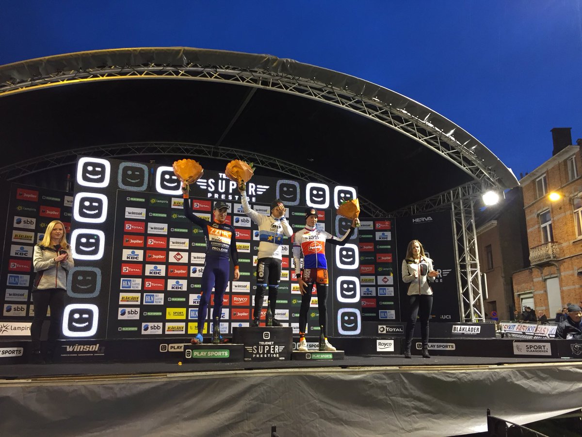 IKO_Beobank's tweet photo. Winst voor Europees kampioen @RouillerLoris in Diegem @SuperprestigeCX! 🇨🇭👊🏼 https://t.co/Khx7YsViRO