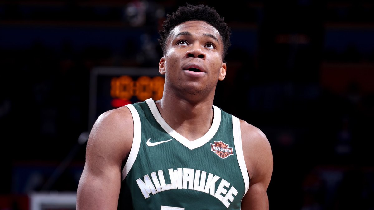 Giannis Antetokounmpo #NBAVote

Retweet to VOTE now!!
