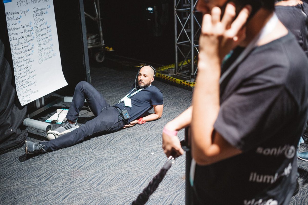 Adresstokill's tweet photo. Él es @felipe3cero2 director creativo de @3cero2.  Firma que tuvo a cargo producciones y pasarelas cuya factura y visión llevan un paso más allá las puestas en escena de moda en nuestro país. 
Fotografía: @smesa827 
El artículo en: https://t.co/pnxfMILkxA https://t.co/ixDaiQX0HP