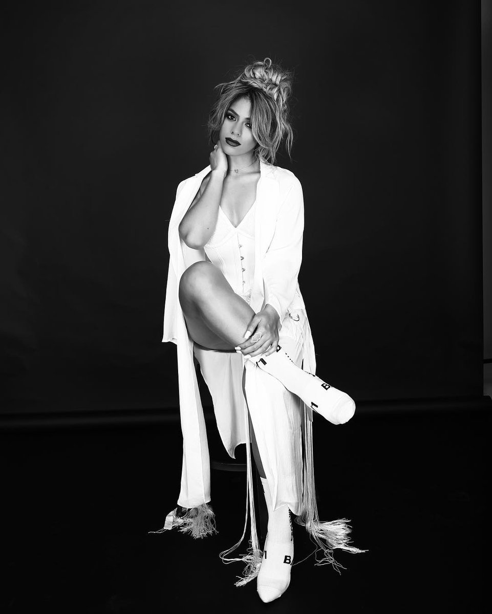FifthHarmony's tweet photo. #5HSnapshot: @dinahjane97’s 2017 https://t.co/wzNvSMUhgo
