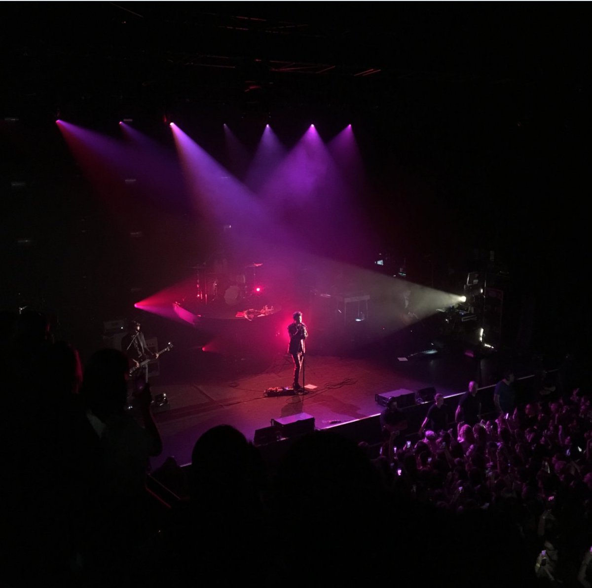 SparkDise's tweet photo. ⏪ OCTOBRE:
😈Avec @iambilalhassani, on réalise un projet qui nous tient à coeur pour la promo de #Descendants2 : un medley
🎥C'est le tournage du clip de @iambilalhassani : HOUSE DOWN!
🎤Concert de @Harry_Styles avec Bilal (merci @SonyMusicFr !)
🎃Je rejoins @AwesomenessTVfr https://t.co/nuKtx7D08h