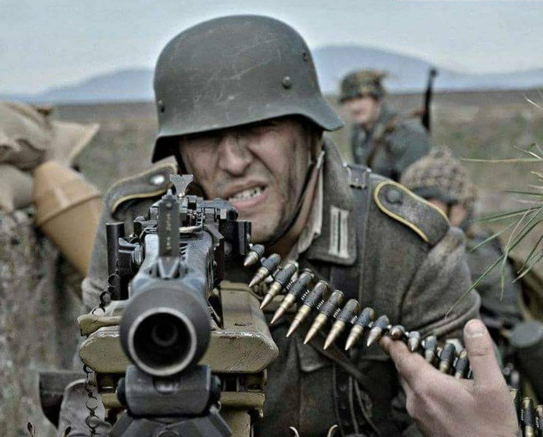 ...(but more costly) MG34 instead of its newer revision MG42 which you see ...