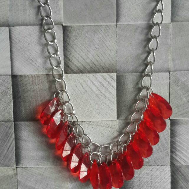 rumahratu's tweet photo. Saya menjual Kalung teardr... seharga Rp55.000. Dapatkan produk ini hanya di Shopee! https://t.co/VhMlJjtnjA #ShopeeID https://t.co/CmoeLFIIYC