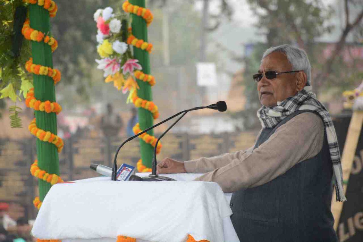 Nitish Kumar (@nitishkumar) on Twitter photo विकास कार्यों की समीक्षा यात्रा के दौरान नवादा में योजनाओं के क्रियान्वयन की स्थिति का जायजा लेते हुए। (1/2)
goo.gl/SrXJBh विकास कार्यों की समीक्षा यात्रा के दौरान नवादा में योजनाओं के क्रियान्वयन की स्थिति का जायजा लेते हुए। (1/2)
goo.gl/SrXJBh