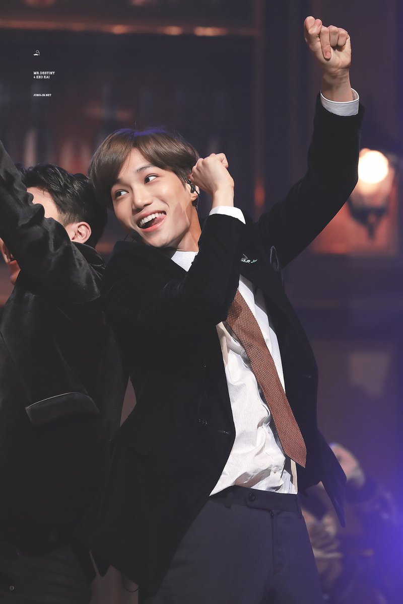 jonginnet's tweet photo. the honey whiskey's kickin'🥂 #엑소카이

https://t.co/yhvb7RrrMB
https://t.co/va4j6eux6Q https://t.co/bhvbYm5S12
