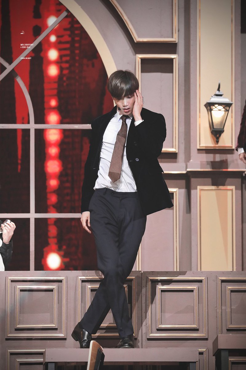 jonginnet's tweet photo. the honey whiskey's kickin'🥂 #엑소카이

https://t.co/yhvb7RrrMB
https://t.co/va4j6eux6Q https://t.co/bhvbYm5S12