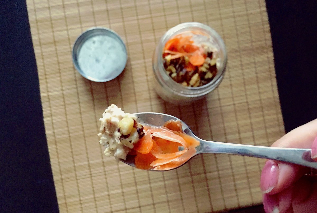 Kat_riceee's tweet photo. Carrot Cake Overnight Oats 🥕💪🏽 #fitfam #healthy #weightloss #day20 https://t.co/ZcKnV5syTo