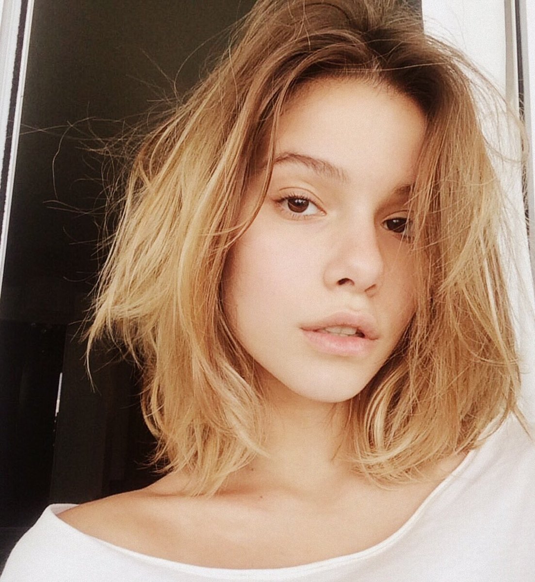 ElysteiaRPG's tweet photo. 🌺━━ Daira Hope ( @hopedaira ), 22, Tarih Bölümü  3.Sınıf. https://t.co/MSRDovCIJw