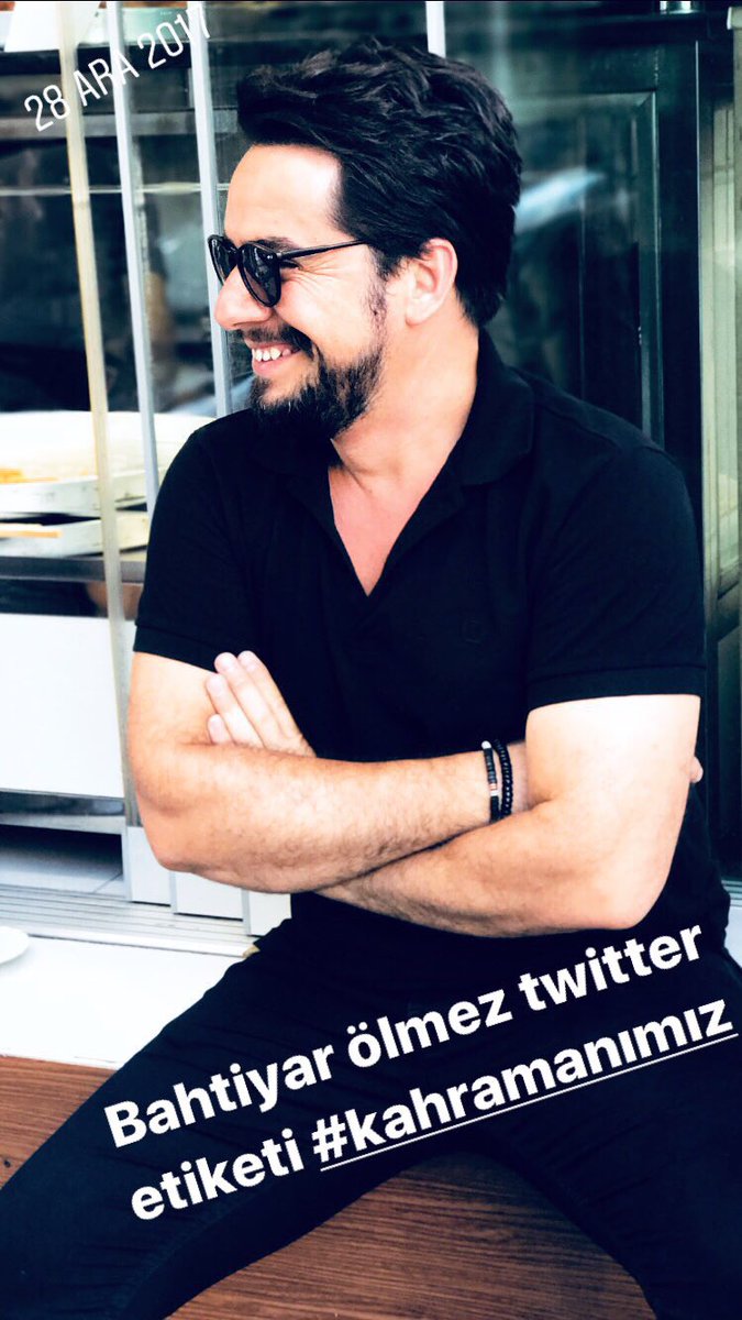 fatihdogantv's tweet photo. Oo fdf ailesi buralar yıkılıyo :))  #kahramanımız https://t.co/mv6nidLeJC