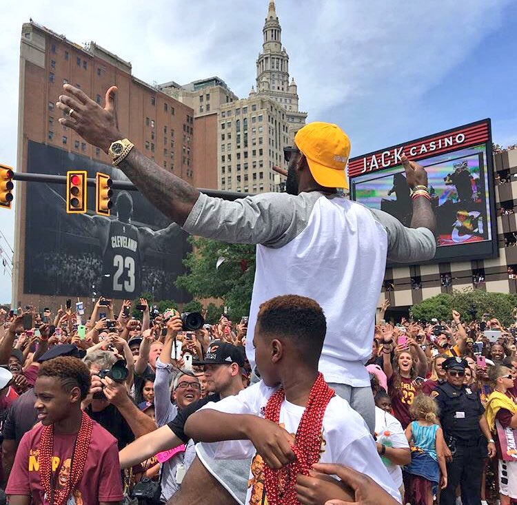 Happy 33rd birthday to the King, LeBron James 