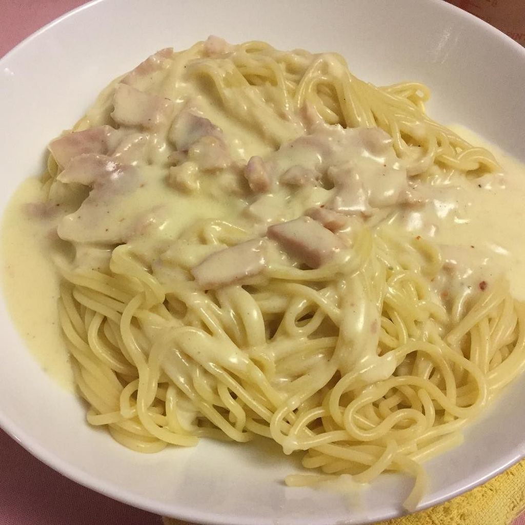 Walpolegirl's tweet photo. Tonight I made spaghetti with cheese sauce (using the cheddar and some single cream) and the gammon left over from Xmas. It was delicious! #usingwhatihave #usingleftovers #igfood #instafood #foodphotography #foodpics #iguk #buzzfeedfood #food #foodblog #… https://t.co/XPt8hAu0vi https://t.co/M7z2jof7nE