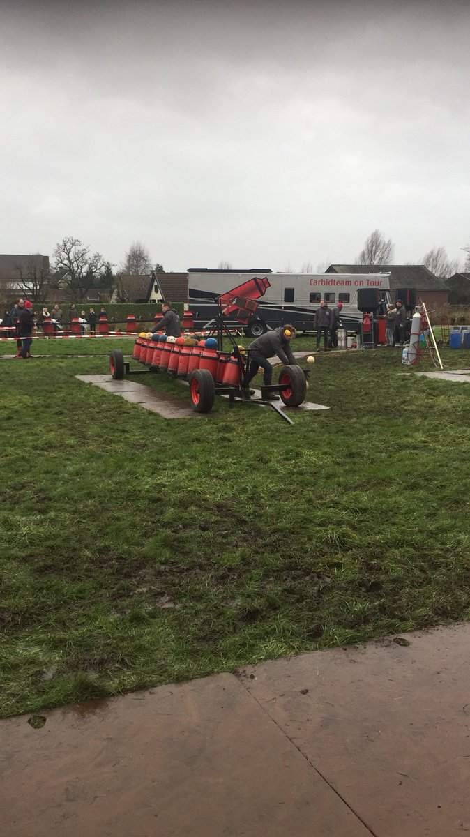 Het was weer als vanouds: Het #Carbidteam #Nijkerkerveen. Een traditie om in stand te houden. Dank aan de organisatoren, vrijwilligers en sponsoren!