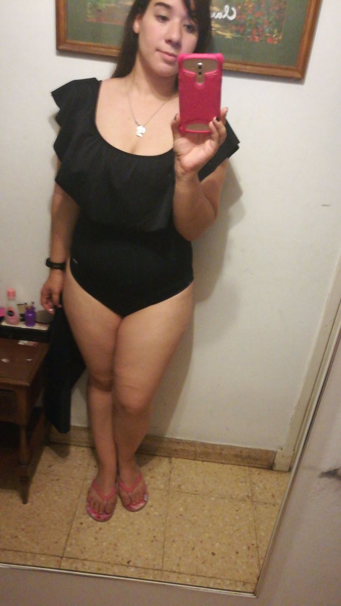 Dannie_ok's tweet photo. When your swimming suit doesn't quite look like a swimming suit #ilikeitanyway #summerproblem #summerfail 😂😂 https://t.co/Q01UXHQuKh