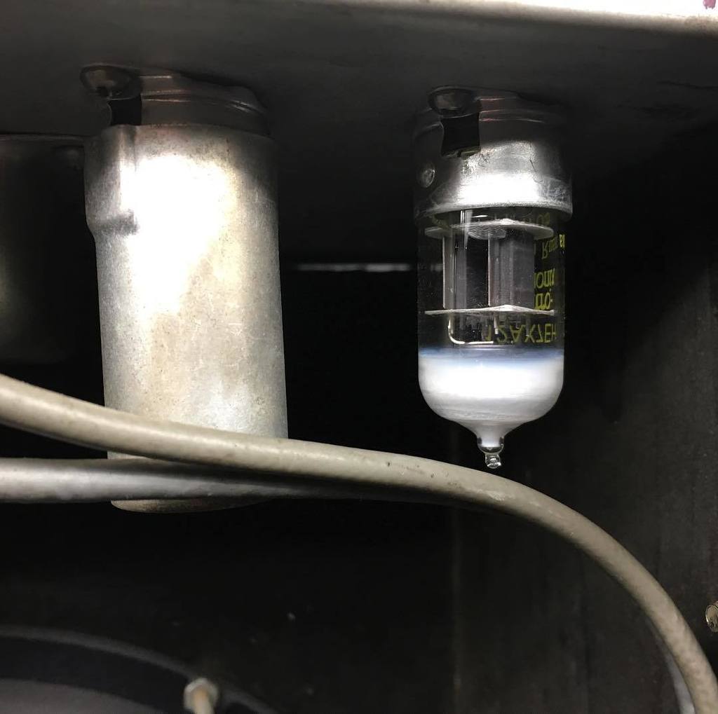 FuchsAudio's tweet image. Wait, I got this... #fuchsaudio #fuchsaudiotech #fuchsaudiotechnology #amprepair #tubeamps #tubeamp #fenderamp #ampguru #milky_way #wtfisthis #wtfisthat #wegotthis #stepback ift.tt/2ChcWxp