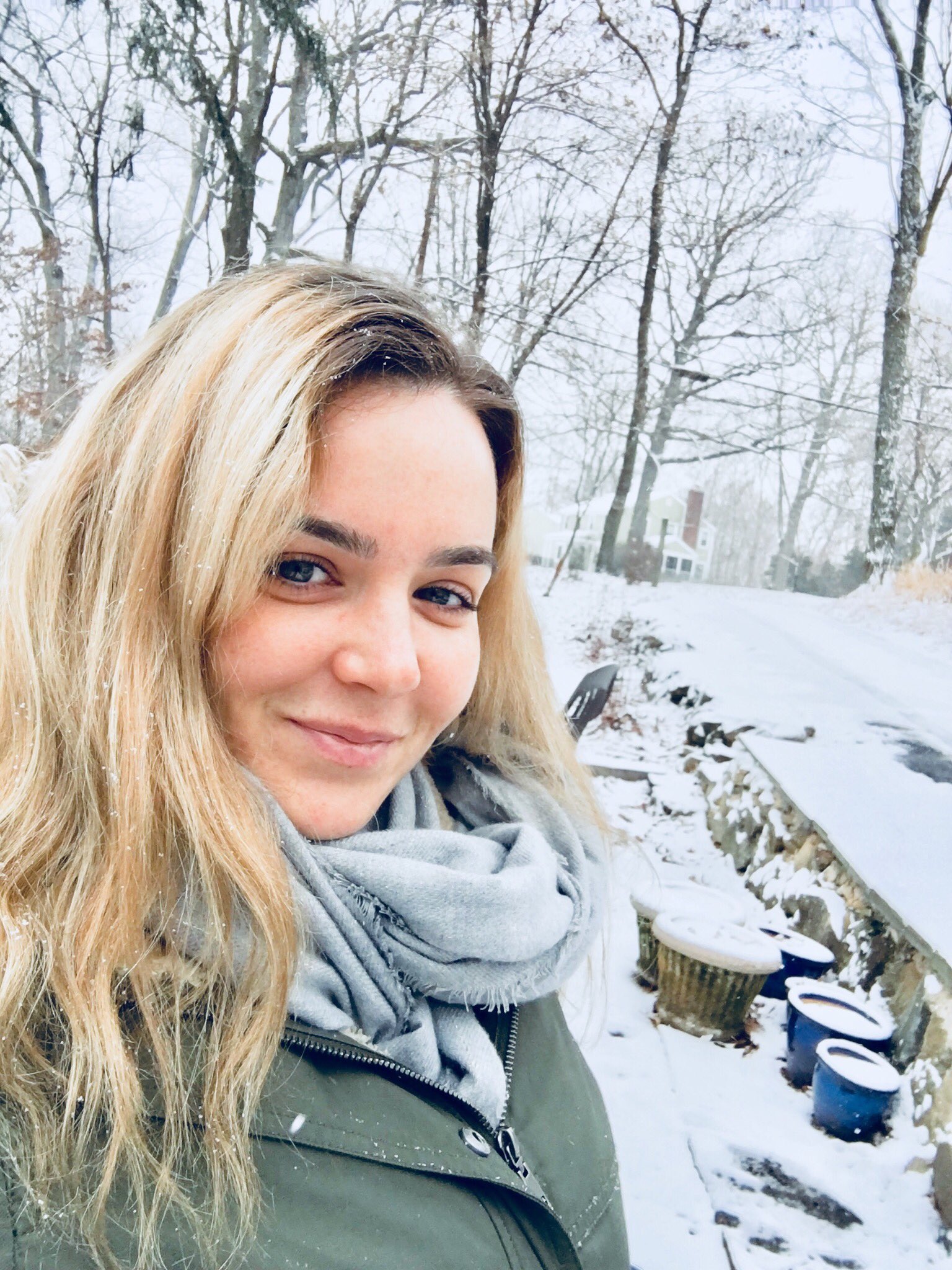 Natasha Nice 🇫🇷🇨🇺🇺🇸 on X: Its snowing!!! ☃️  t.cosmcRzco8Ed  X