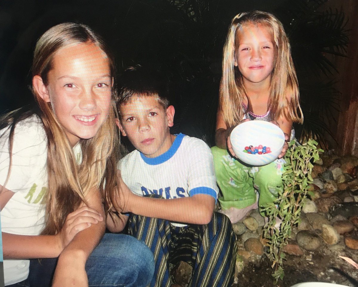 ElleKimball's tweet photo. happy birthday ashlynn!!!!! you’re finally 21!!🎉🥂💖 thanks for being the best and only sister ily &amp; hope ur bday is everything you want and more.. party harddd #gfintervention #bic #21 https://t.co/QFZLWhfA3e