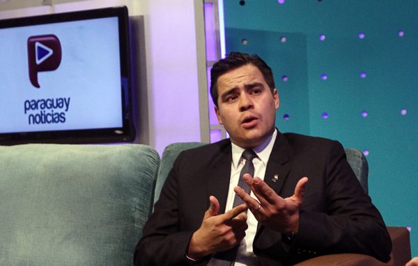 rnpy920am's tweet photo. .@becalpy superó los 1.000 becados y se consolida como política de Estado https://t.co/19J4ki1S6L https://t.co/0RWQGLgk3t