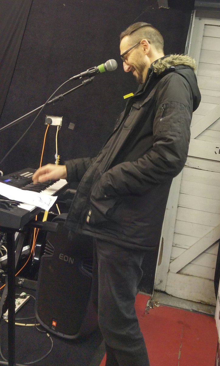 WhiteMenCntFunk's tweet photo. Good to be making some noise again. #practice #newtracks #2018 https://t.co/qclRwMMyAw
