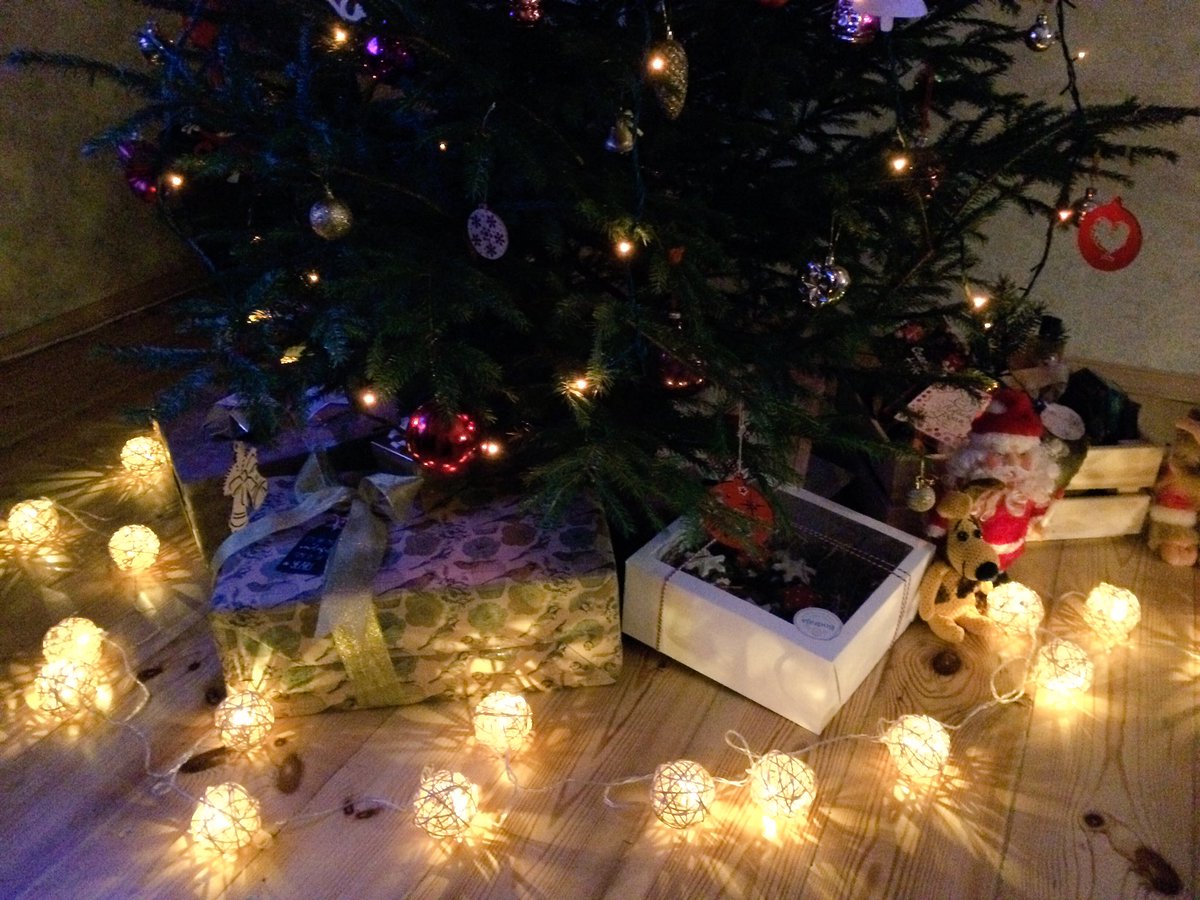 tanja_05's tweet photo. #HappyNewYear #2018Bethebest 🎉💫🍾🎊 wish all ur dreams come true! https://t.co/0VPRx6YQIw