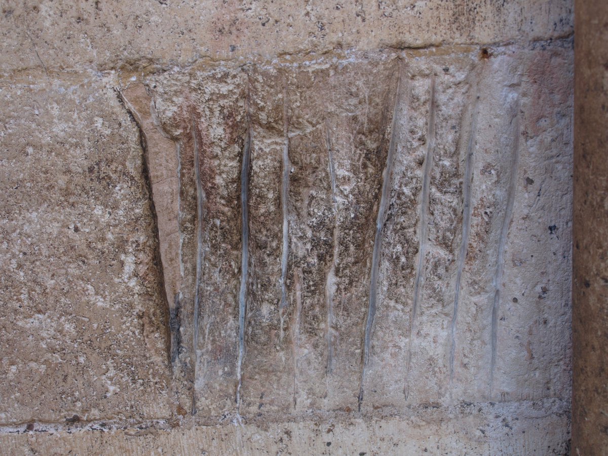UrbanityCC's tweet photo. #Urbanity_CC Queman parte de la puerta Románica de la catedral de VLC ¿Acto vandálico intento de "exorcismo"? 

https://t.co/SlOoapwXjt https://t.co/0SP2bPd1fq