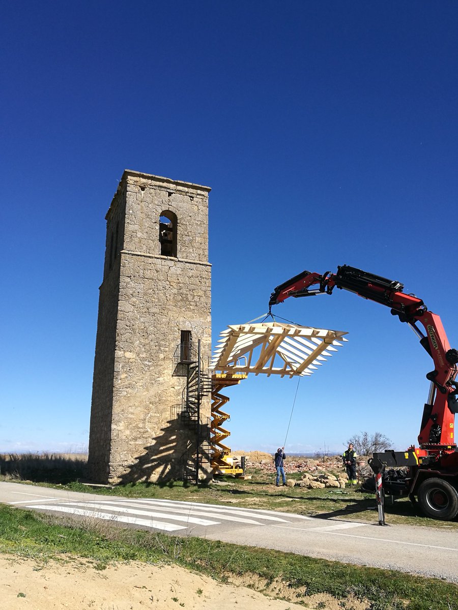 campanariospain's tweet photo. Torre en Sta. María de los Oteros #leonesp existen leyendas que aseguran un origen defensivo,unida por muralla a la de la iglesia de S.Pedro https://t.co/DmbesFTG3P