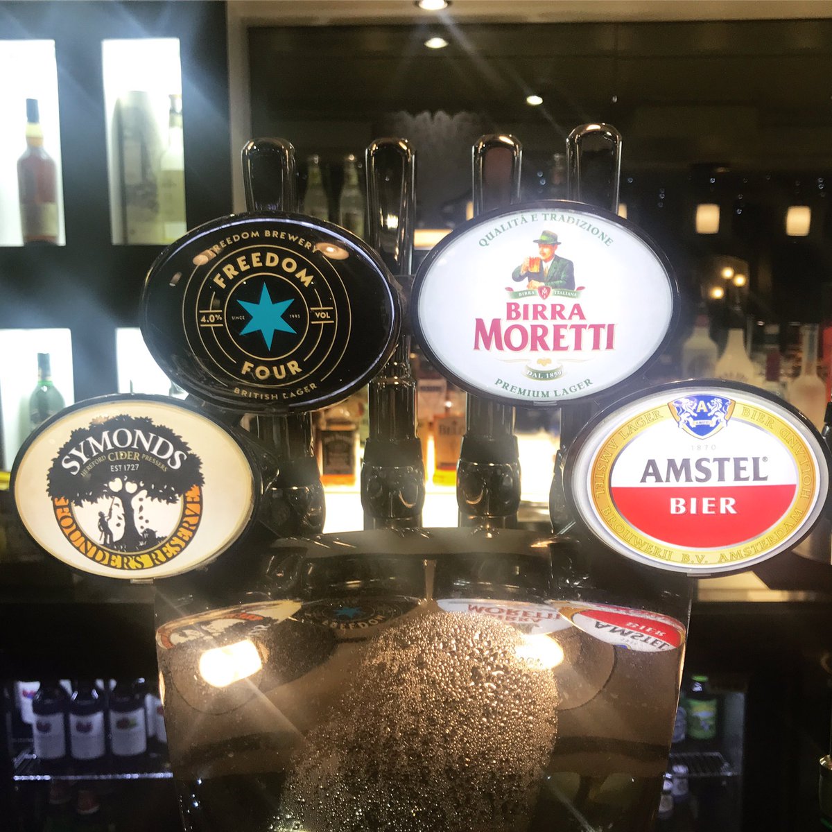 theswanstafford's tweet photo. A new beer for New Year! We're proud to now be serving Freedom Four 🍻 #SwanStafford #WDYT #Bar #Stafford #Beer #FreedomFour #Local https://t.co/lNuzb6paHy