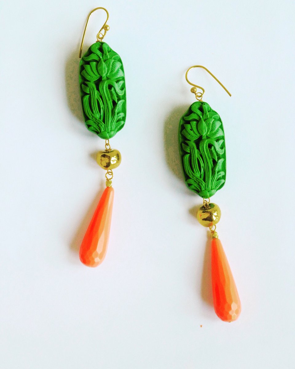 jinjinducap's tweet photo. Get your New Year’s party glam on with some statement boho earrings from Jin Jin du Cap
.
#statementearrings #luxeboho #oneofakind #partyearrings #bohojewels #newyearsparty #cspetiwnjewellery #capetownjewelry #partyjewellery #handmade #oneoffs #whatiwore #ootd #jewelry#jewel https://t.co/KWoSmmENHa