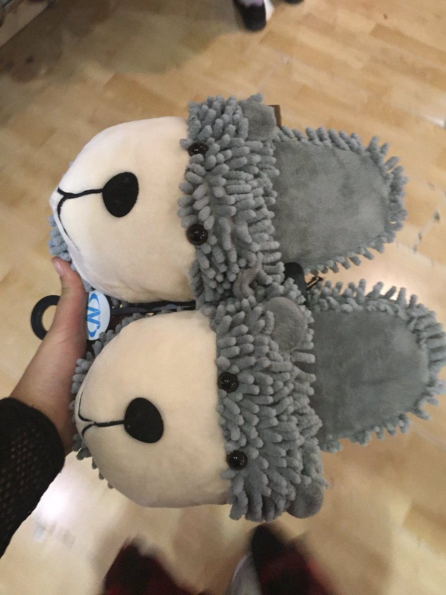 multi_fandom_d's tweet image. So I was shopping and found these, I’m not entirely sure what animal that is but to me and some of my family and friends they look like hedgehogs so I’m pretty sure @veronicamerrell would want this😂 tag her! I want her to see them😂 @VanessaMerrell @MerrellTwins @thepaulmerrell
