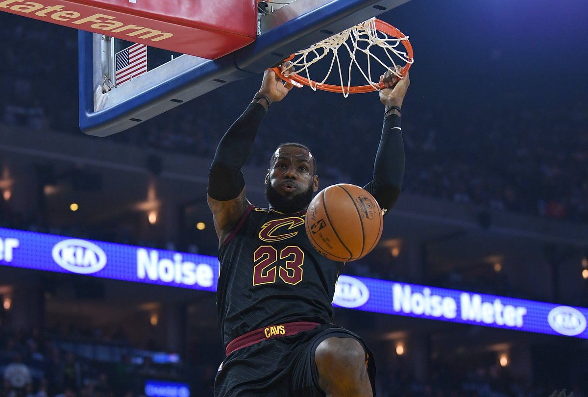 Happy birthday, <a href="/KingJames/">LeBron James</a>! 👑🎂