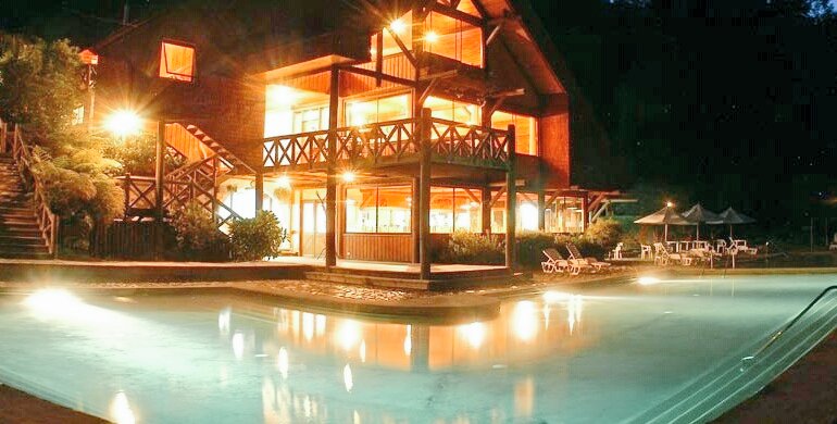 SSPucon's tweet photo. Calor Todo el Año ➡ @termashuife https://t.co/89qYAKbf3h