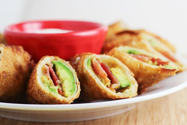 yourlocaltimes's tweet photo. Today is #NationalBaconDay! Check out this recipe for Avocado Bacon Egg Rolls! #yourlocaltimes https://t.co/UjcnoDWtW4 https://t.co/bzyOfGxY4X