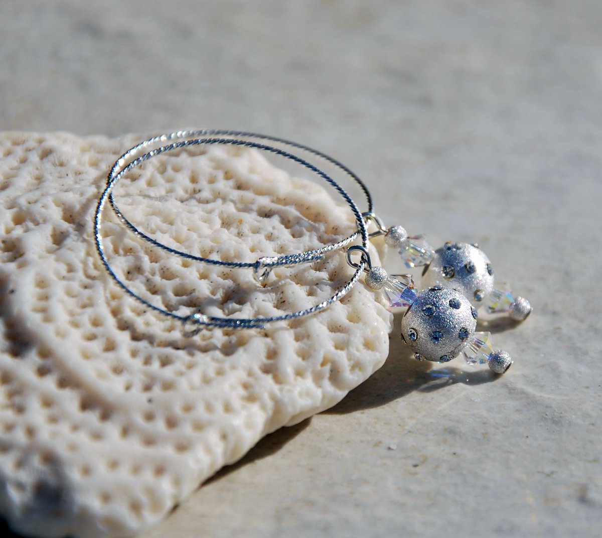 KarmaKittyJewel's tweet photo. #sparkleearrings #swarovski #jewelry #etsymntt #etsysocial #etsyhandmade #etsyjewelry #etsybling #etsyearrings #etsyjewelry #bling #bridetobe https://t.co/C6e4SPTFaK via @Etsy https://t.co/HKoUeld5L6