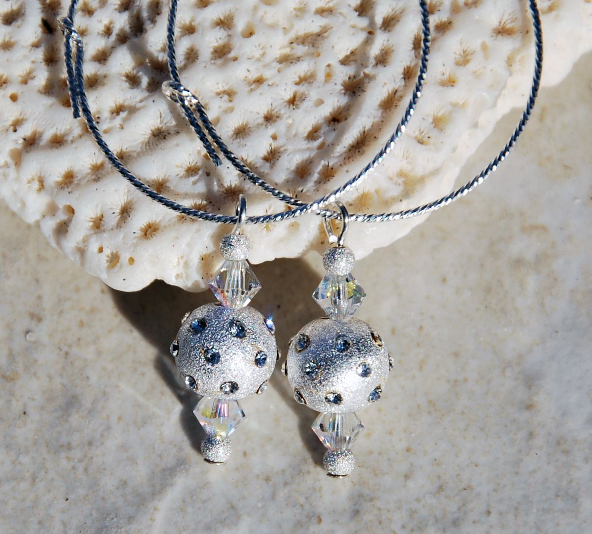 KarmaKittyJewel's tweet photo. #sparkleearrings #swarovski #jewelry #etsymntt #etsysocial #etsyhandmade #etsyjewelry #etsybling #etsyearrings #etsyjewelry #bling #bridetobe https://t.co/C6e4SPTFaK via @Etsy https://t.co/HKoUeld5L6