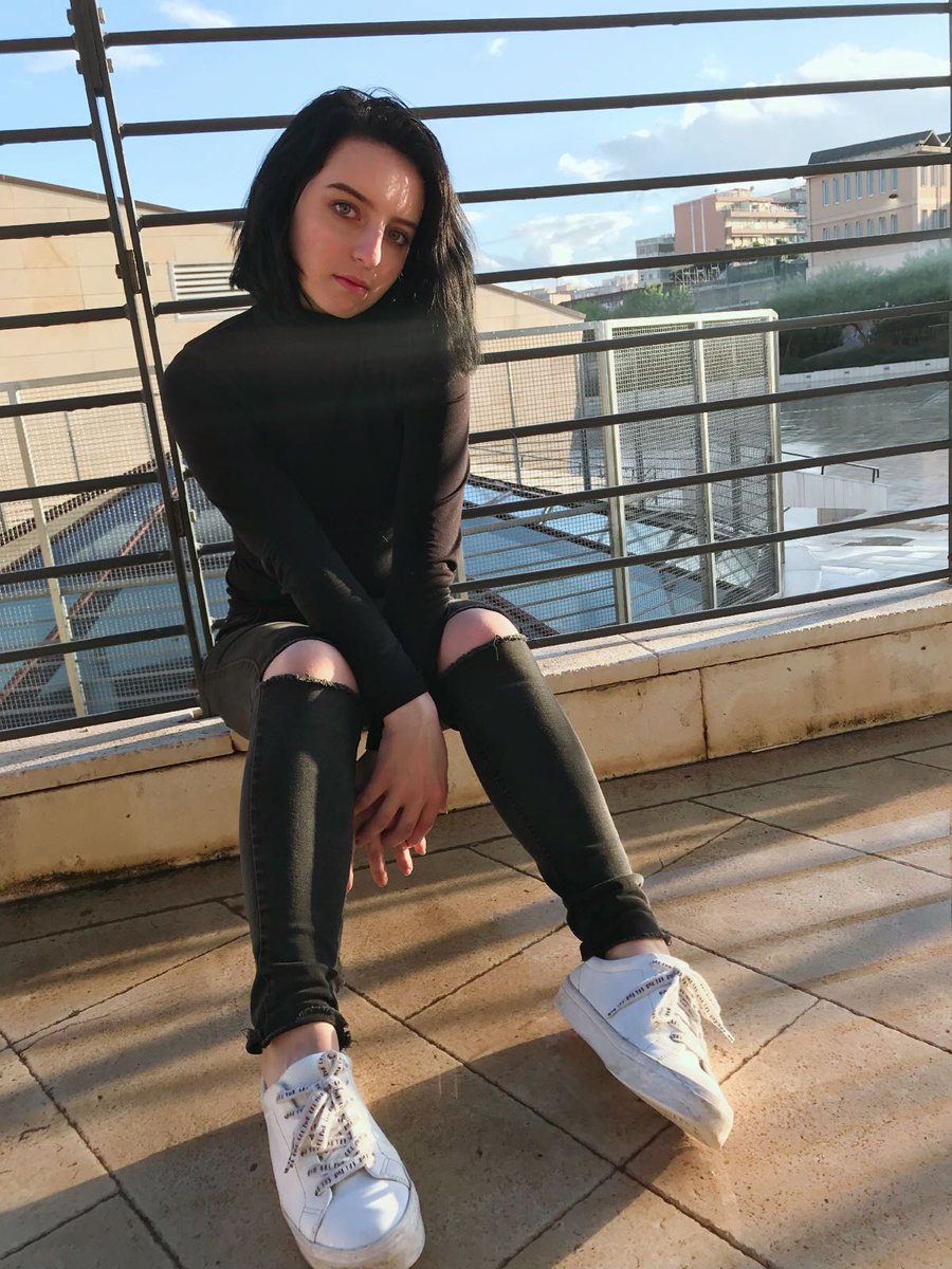 Formation_X_'s tweet photo. Member: [Instagram] @ christina_oconnor 🌹

Role> Leader, Main Dancer, Lead Vocalist
Name> Christina
Age> 18
BDay> 8th July
Something about me> I love traveling, music, dancing and any kind of art 🌹 I also dye my hair a lot ><

#FormationX https://t.co/8hE4U3MPJr