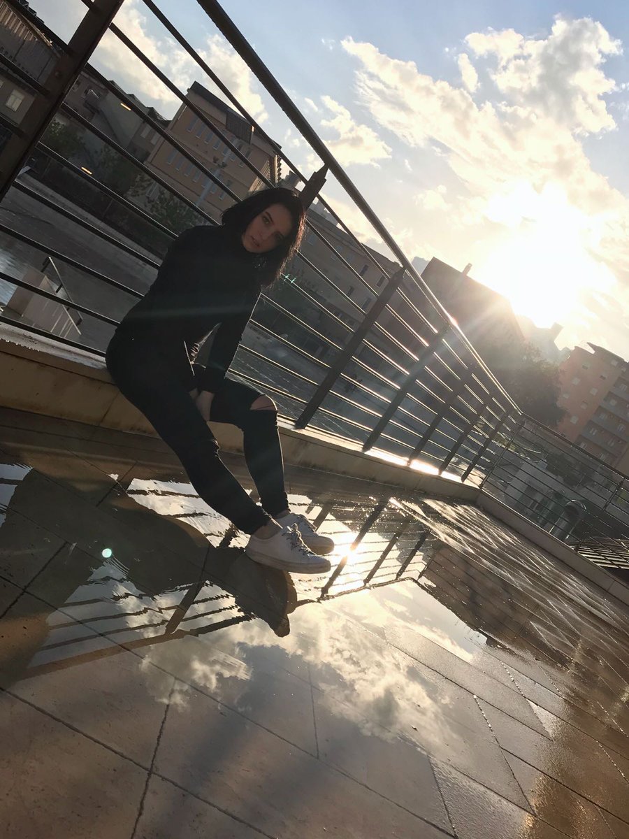 Formation_X_'s tweet photo. Member: [Instagram] @ christina_oconnor 🌹

Role> Leader, Main Dancer, Lead Vocalist
Name> Christina
Age> 18
BDay> 8th July
Something about me> I love traveling, music, dancing and any kind of art 🌹 I also dye my hair a lot ><

#FormationX https://t.co/8hE4U3MPJr