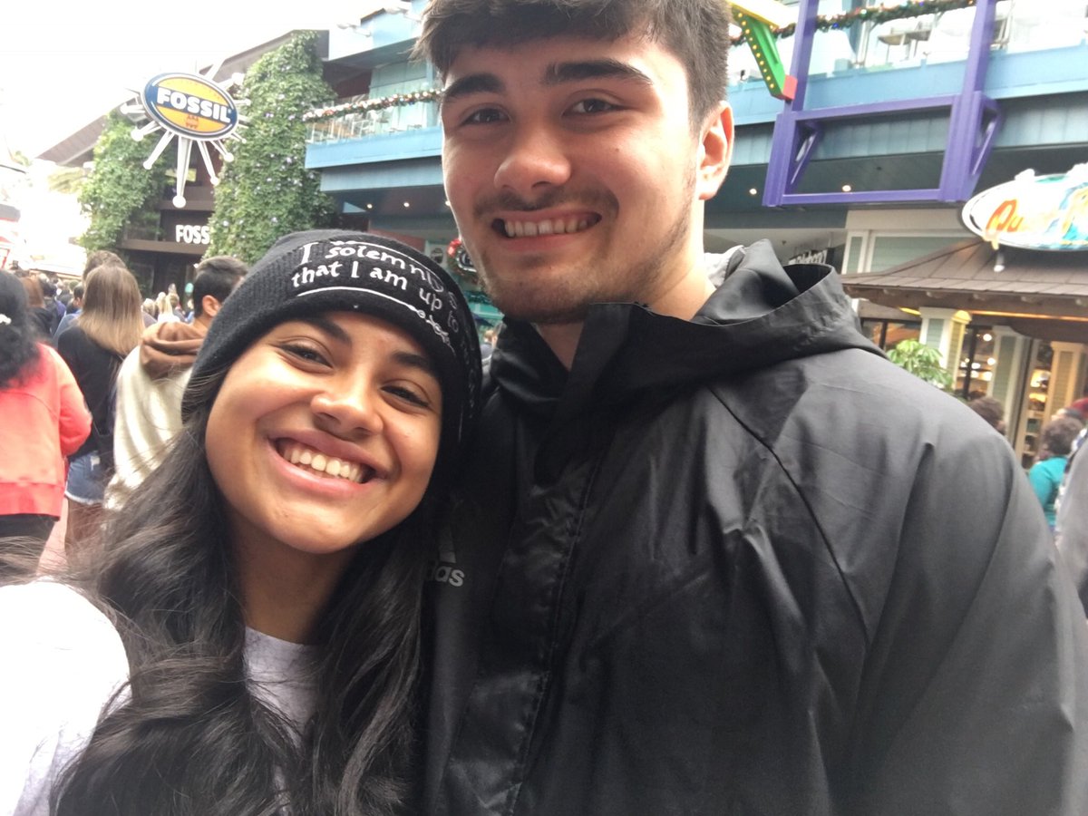 deathstargazing's tweet photo. Two Ravenclaws go to Universal and we solemnly swear we are up to no good https://t.co/KB9GAyapKt