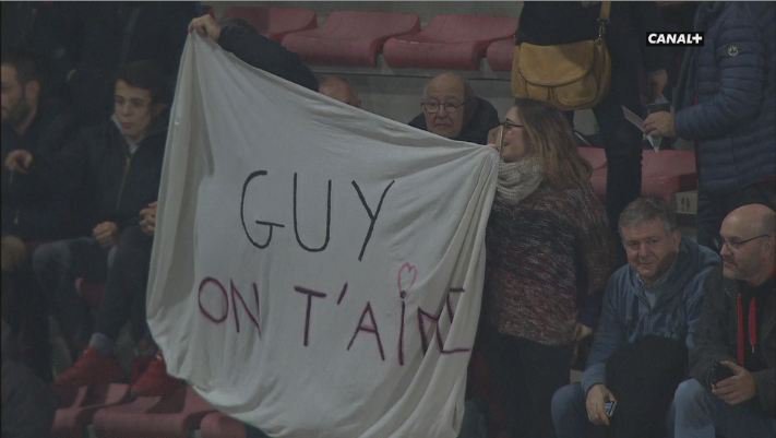 CanalplusRugby's tweet photo. Le message des supporters Toulousains à Guy #Novès 🙏

#STRCT #JourDeRugby https://t.co/5v4r0wTQdJ