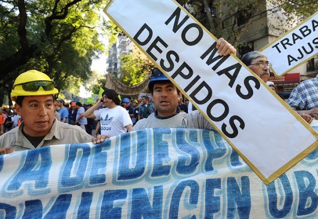 Documento del Consejo Directivo de la #CGT “UN FIN DE AÑO CON DESPIDOS SOBRE LA MESA” ver facebook.com/JuanCSchmid/po…  Cc <a href="/JuvSindicalNac/">Juventud Sindical</a> <a href="/hectordaer/">Héctor Daer</a> @OMARPLAINI <a href="/JulioPiumato/">Julio Piumato</a> <a href="/SecJuventudCGT/">Juventud y Niñez CGT</a>