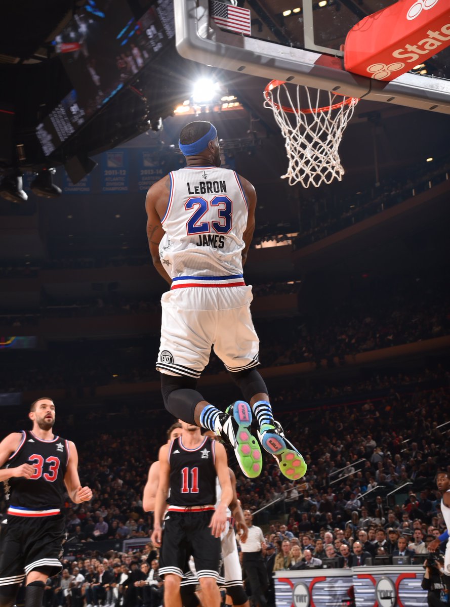 NBAAllStar's tweet photo. Happy 33rd Birthday to 13x #NBAAllStar and 2x #NBAAllStar MVP (2006, 2008)... @KingJames of the @cavs! #NBABDAY https://t.co/UcT4dI92tE