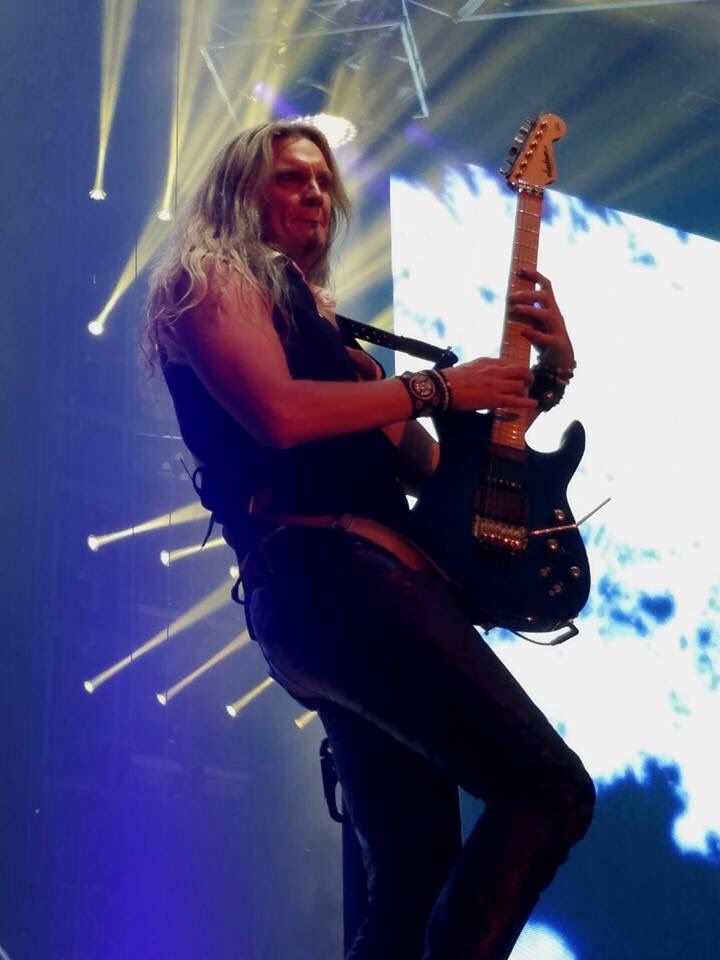 marieboscia's tweet photo. Get Ready to Rock the last wknd of 2017 @NationwideArena#Ohio with @HoekstraMagic #TSOTime #TSO2017 🎄🔥🎸💜🎼 https://t.co/1oogwoCJNN