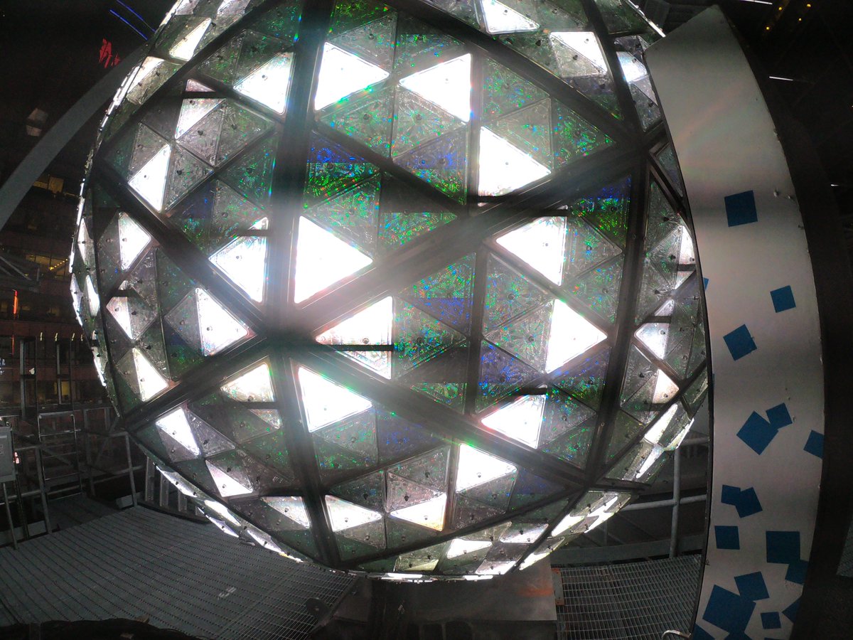 timessquareball's tweet photo. I'm all set for tomorrow night, are you?! Share you're best #balldrop photos as we all get ready to ring in the new year! You could end up on the #ToshibaVision screen tomorrow! @TimesSquareNYC https://t.co/W34lU4mEw6
