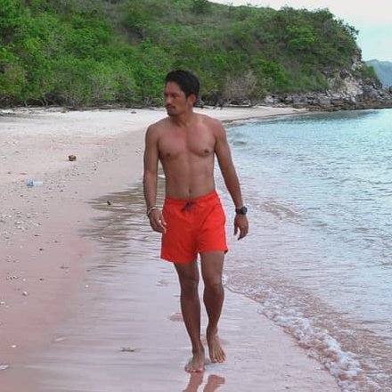 dirgatamaputra's tweet photo. Nikmat mana lagi yg kau dustakan? #IbnuJamil #favehunk #crush #loveable https://t.co/y5sxa1gtff