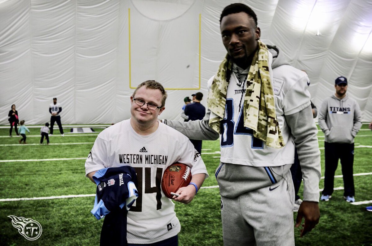jwyattsports's tweet photo. "He fell for Corey. He’s his biggest fan.”
@Titans rookie @TheCDavis84 makes impact on fan with Down syndrome. And the start of a friendship was born.
STORY https://t.co/PMXhpfLcSe
@GDSFoundation @Htvan8 @caa_sports @WMU_Football https://t.co/SKkBe48Abs