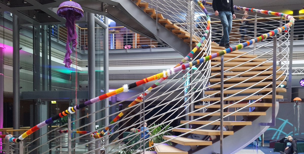 anked's tweet photo. My #guerillaknitting statistics at #34c3: app. 170.000 Maschen/stiches, 63 meter Handlauf/ handrails covered. #yarnbombing #yarnbombing34c3 #guerillastricken https://t.co/4ssHhfrmxv