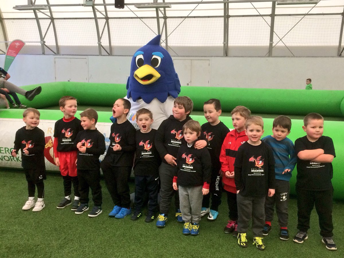 loisheaney's tweet photo. Joshua and his teammates @rhyldragons had a blast at @ParcEirias today #GuardsOfHonour #HalfTimeParade #RGCvBridgend @RhylRugbyClub @RGC1404 @RGCNews https://t.co/mqfDkzfQWc