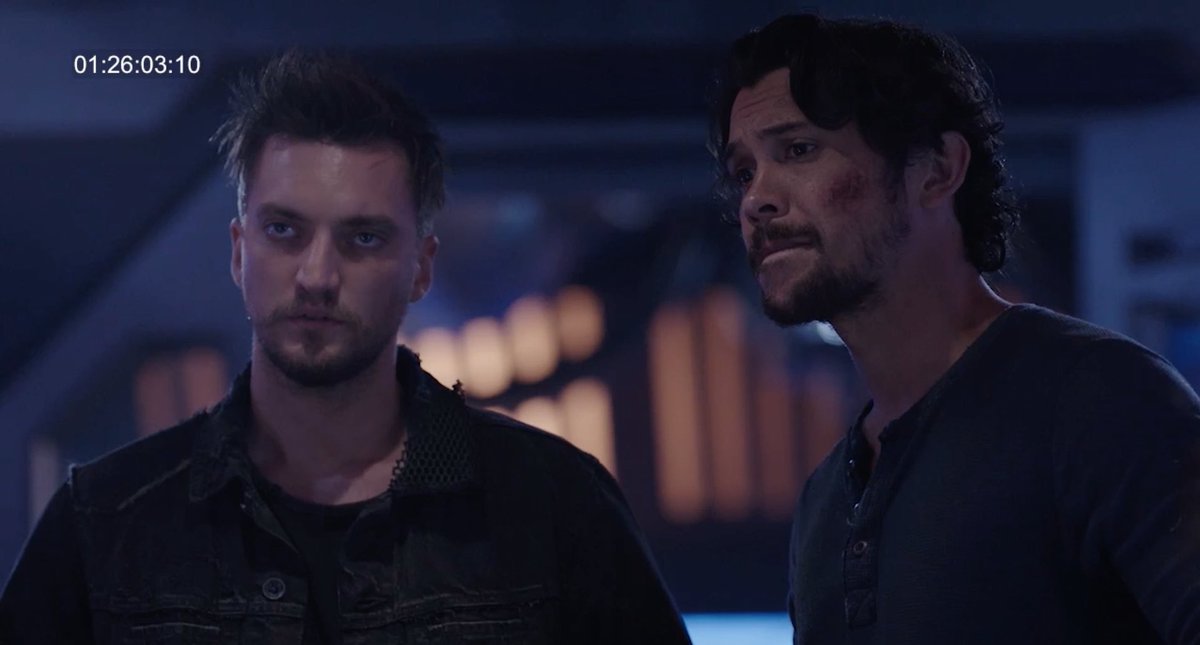 JRothenbergTV's tweet photo. Bellamy just told Murphy that he has to wait until next year for the S5 trailer. @WildpipM @RichardSHarmon #the100 https://t.co/HKFCc1Lzfz