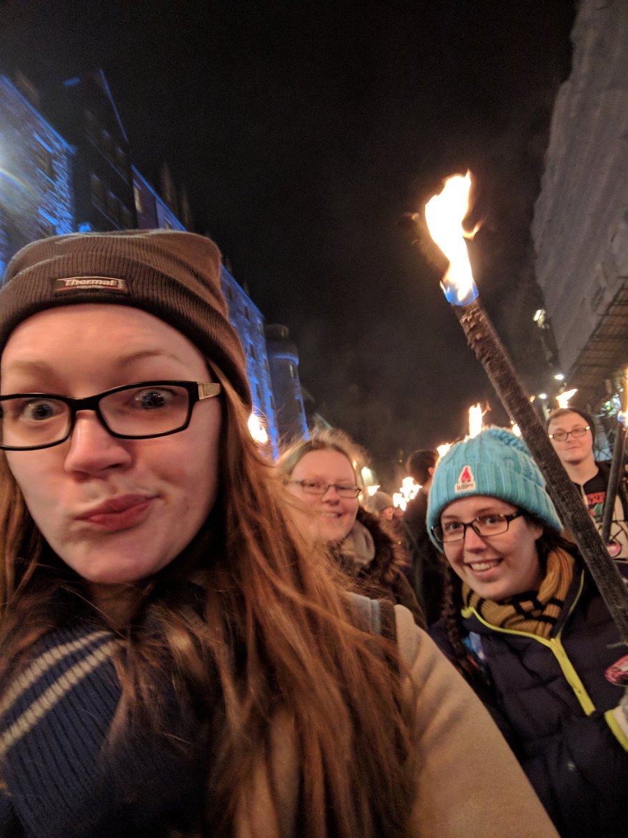 Rosy_Jayne's tweet photo. Torchlit walk in Edinburgh! #TorchlightProcession #EdHogmanay #allthefire https://t.co/U2uHIv64Vx