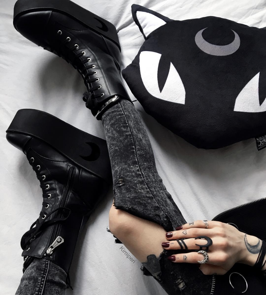 eternal eclipse platform boots