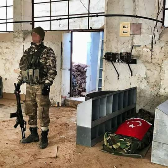 Mustafa48164151's tweet photo. Bunun adı şehit nöbetidirTutulabilecek en acı ama en onurluNöbettir2000yıllık 
TürkTöresidir. Askerine bu saygı sadece Türk Irkına mahsustur https://t.co/5XgYpsMS8N