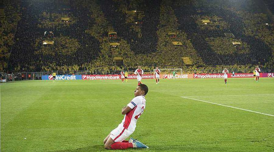 Ultimo_Diez's tweet photo. NUMÉRO 14
Et on a vibré devant l’épopée de l’AS Monaco en Ligue des Champions. #Ultimo2017 https://t.co/M5GugzZ3ms